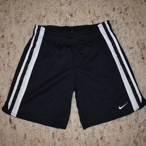 ☀️Nike Youth Shorts Size (S)